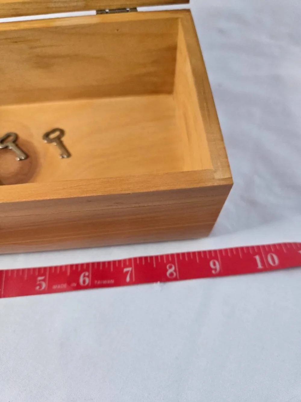 P. Buckley Moss 1996 Mother and Child Lane Keepsake Chest With 2 Keys